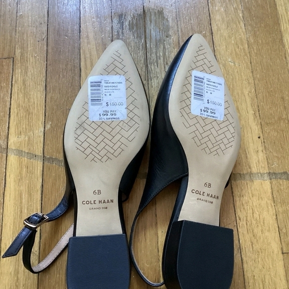 NWT $99 Cole Haan Grand 360 Ladies Size 6 Solid Black Closed-Toe Dress Sandals - Picture 4 of 4